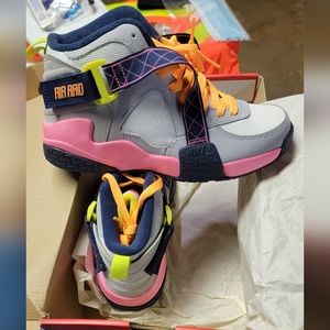 Brand New - Nike Air Raid size 5Y